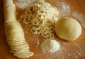 Hjemmelavet pasta med hakket lgkarse og brndenlde